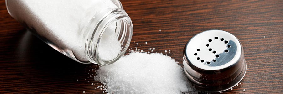 با افزایش سن، خوردن نمک را کاهش  دهید